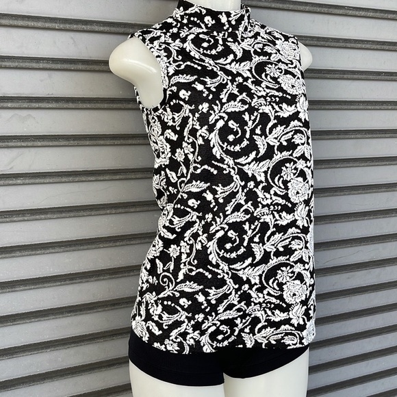 PerSeption Concept Women’s Sleeveless Black/White Embroidered Pattern Top Size S - Picture 3 of 7